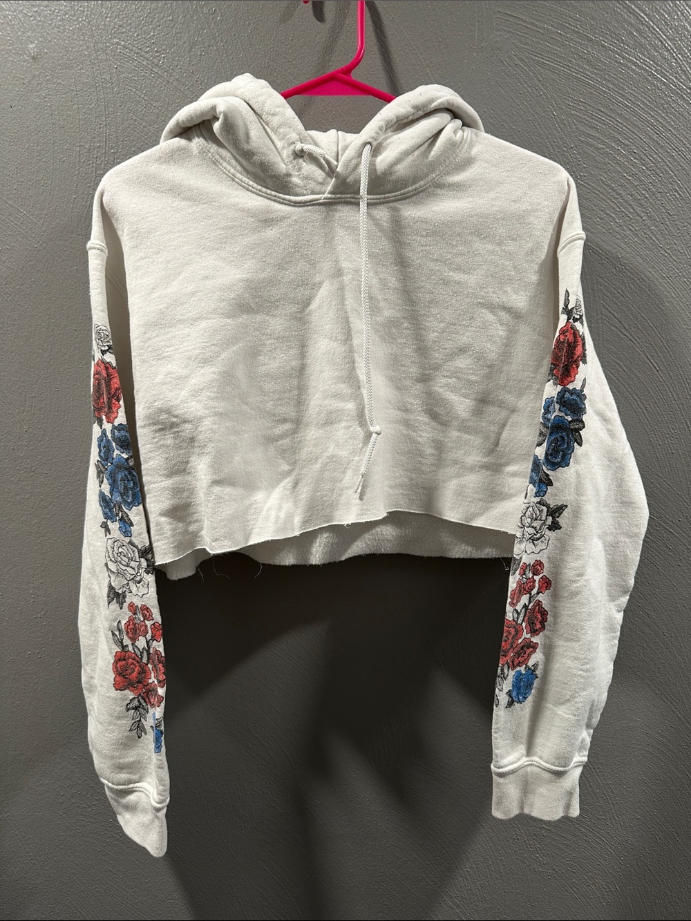 Gildan White Cropped Hoodie with Red & Blue Floral Sleeves